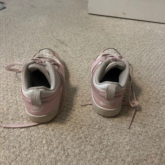 Pink Nike’s, Used, Size 5, - Picture 4 of 6